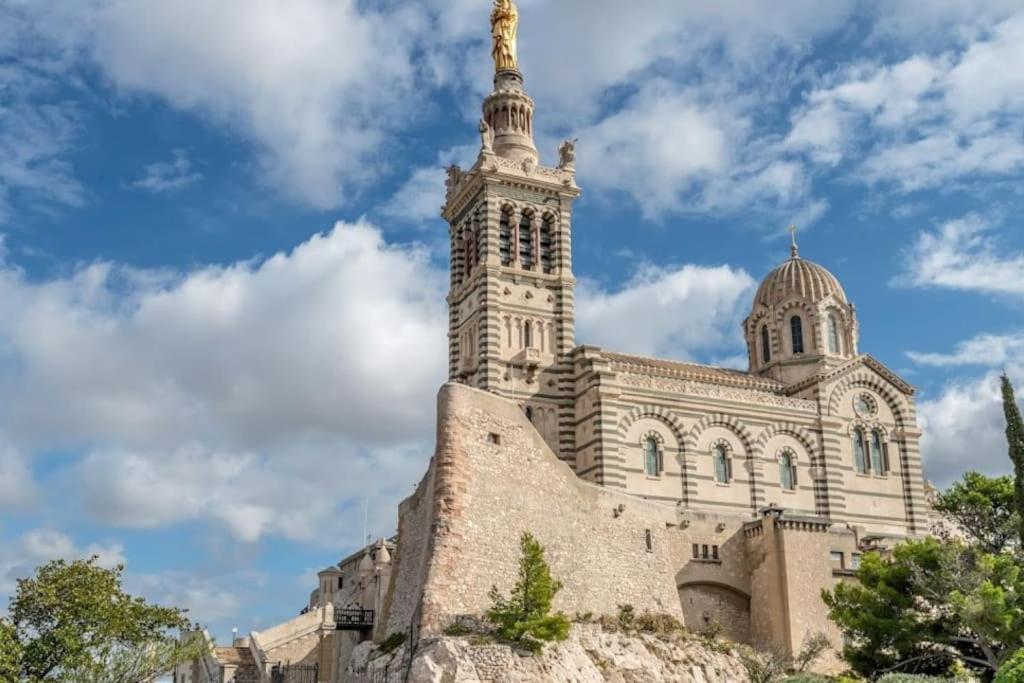 Logement Tres Chaleureux A マルセイユ エクステリア 写真